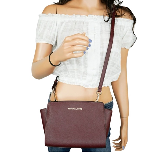 Michael Kors SELMA Messenger Bag Merlot - Picture 2 of 12